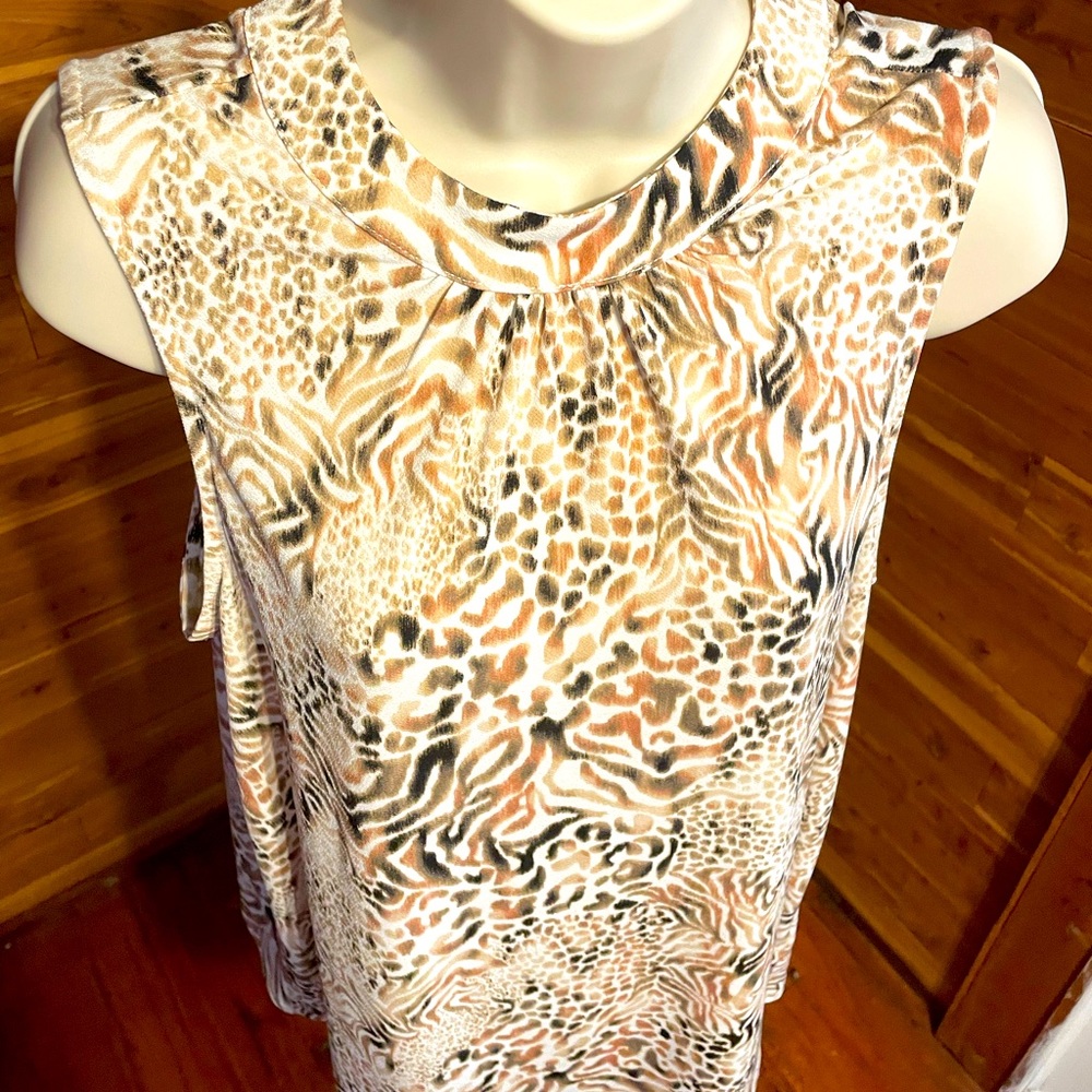 Torrid sleeveless blouse